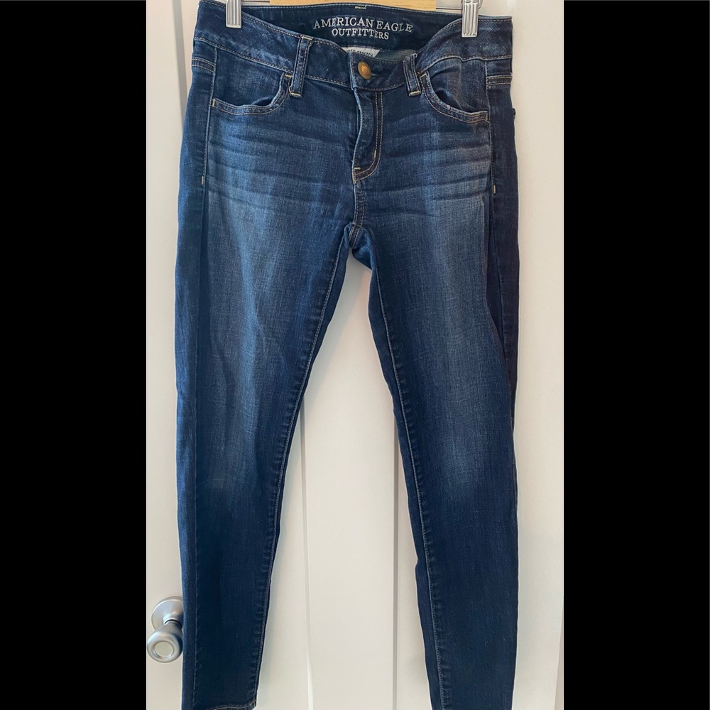 American Eagle Outfitters Women Super Stretch Jeans. Size 2 Short Good Condition